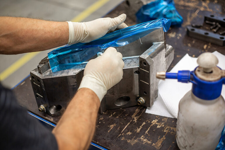 How to Maintain a Plastic Injection Mold: 8 Key Tips - Baiwe Molding