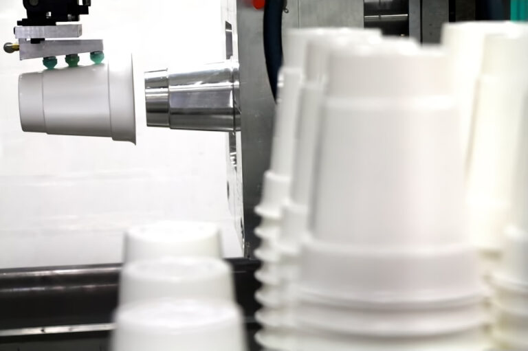 peut être moulé par injection